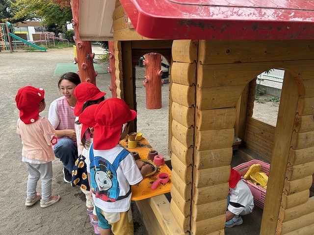 こばと組(満３歳)外遊び